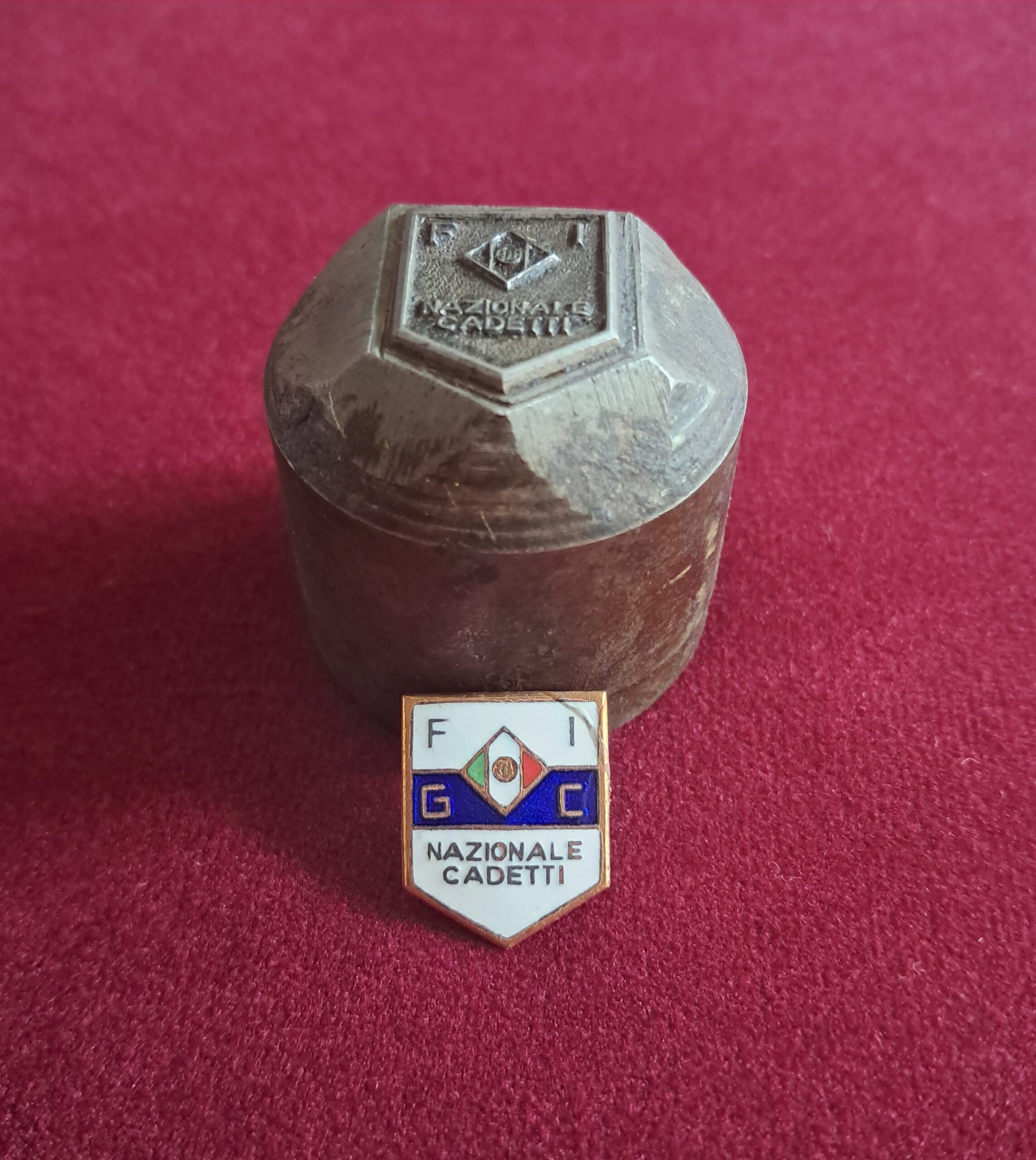 n. 1590 – Punzone e distintivo F.I.G.C. – ”Nazionale Cadetti” anno 1959