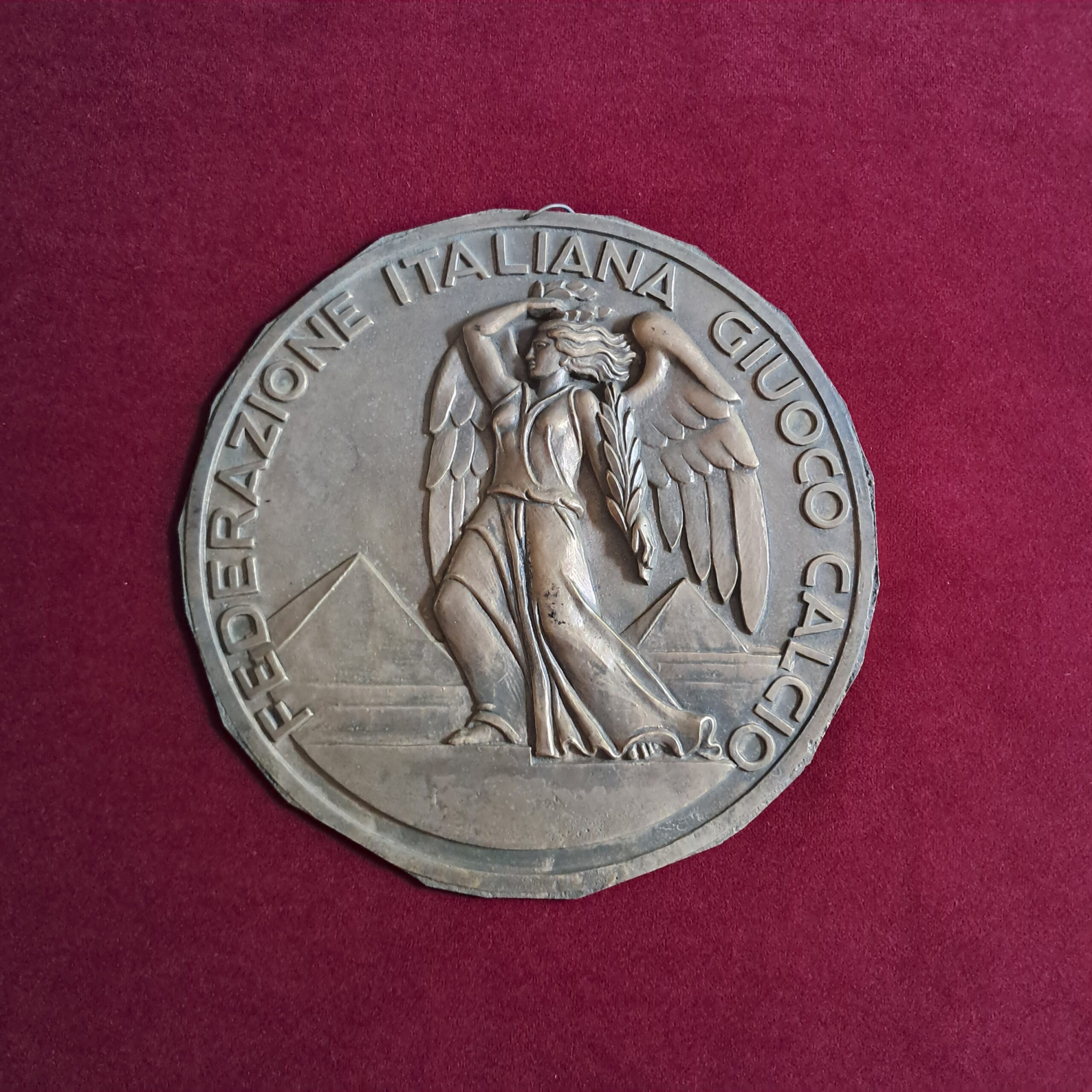 n. 513 – Bronzo per medaglia F.I.G.C. in occasione della partita ”Egitto-Italia” anno 1953