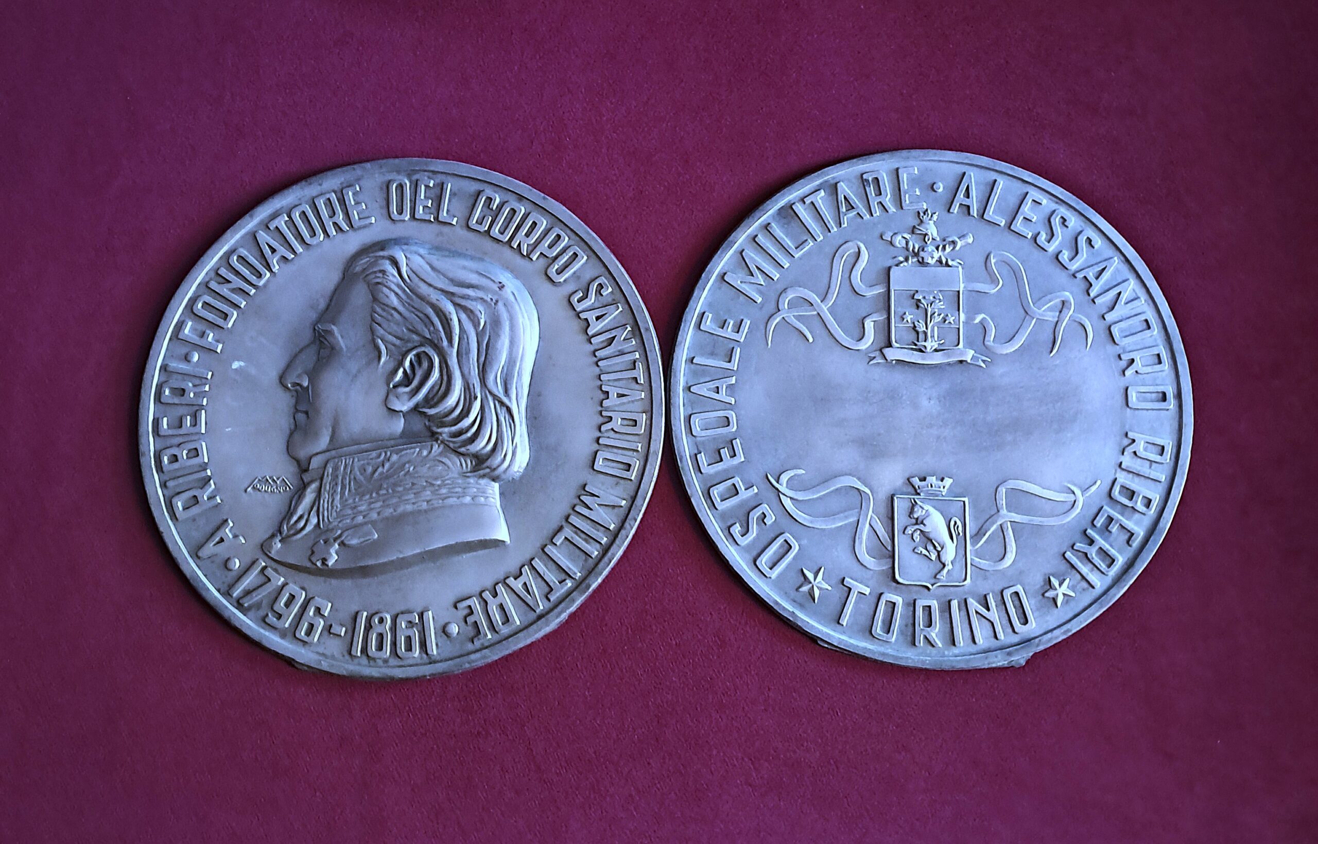 n. 1829 – Bronzi per medaglia ”Ospedale Militare di Torino” su disegno di M. Modugno anno 1961
